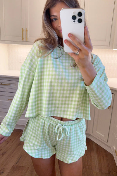 Stylish Women's Green Gingham 2-Piece Pajama Set - Relaxed Long Sleeve Top & Drawstring Shorts for Cozy Sleepwear