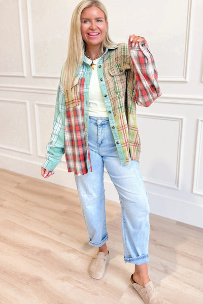 Women's Cozy Green Plaid Flannel Shacket - Stylish Button-Down Overshirt for Effortless Layering and Comfort