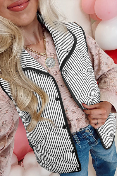 Cozy Women's Striped Winter Vest - Stylish Layering Piece in Classic Colors for Effortless Warmth and Comfort