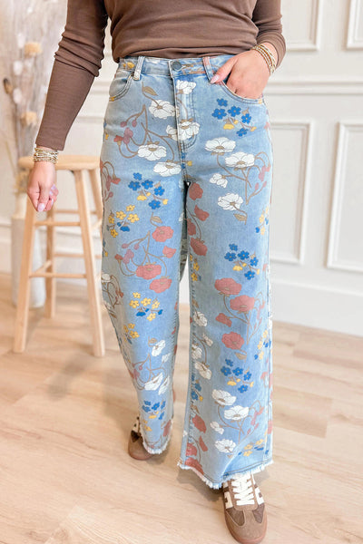 Women's Sky Blue Floral Shift Jeans with Raw Hem  Casual Chic Style for Effortless Everyday Fashion