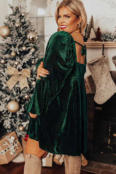 Plus Size Women's Blackish Green Textured Velvet Mini Dress with Square Neckline and Dramatic Bubble Sleeves