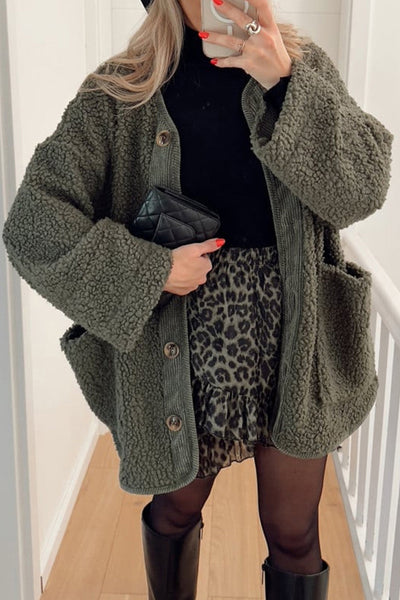 Women's Stylish Green Corduroy Jacket with Oversized Pockets - Cozy Plush Patchwork Design for Casual Comfort