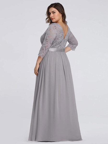 Elegant Lace Evening Dress with Romantic Sleeves for Plus Size Women