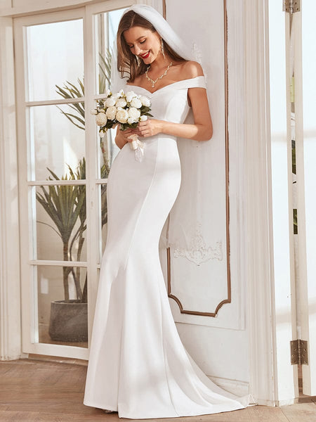 Elegant Off-Shoulder Mermaid Bridal Gown with Chic Style