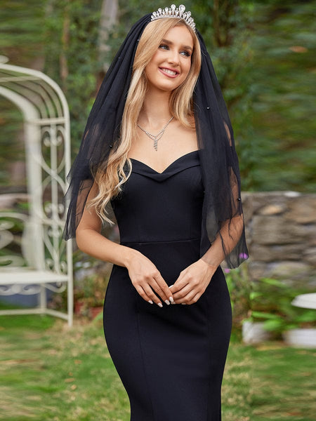 Elegant Off-Shoulder Mermaid Bridal Gown with Chic Style