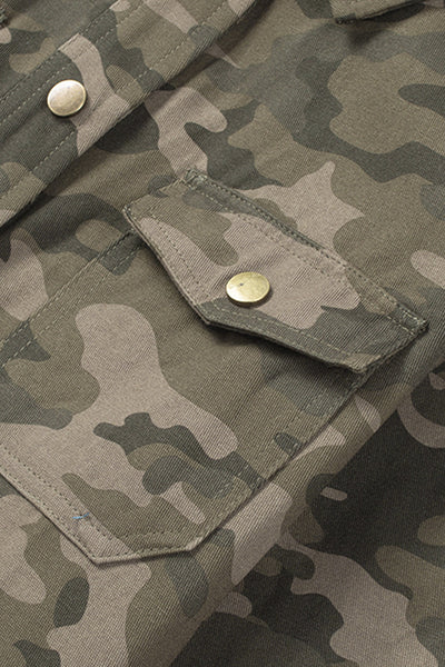 Women's Green Camouflage Print Utility Jacket with Button Closure and Multiple Pockets