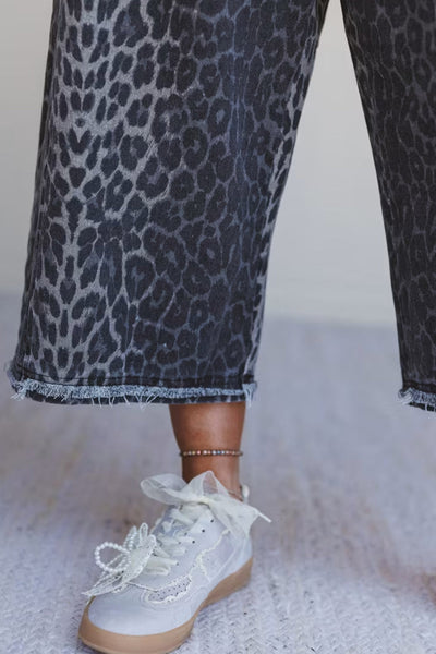 Stylish Women's Gray Leopard Print Denim Jumpsuit with Adjustable Straps - Relaxed Fit for Casual Chic Days