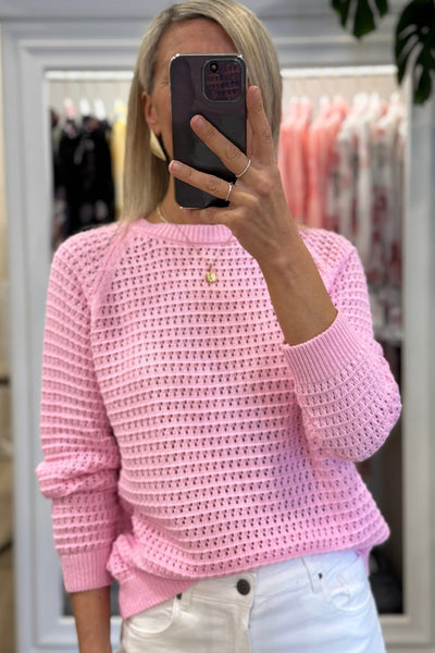 Cozy Women's Pink Pointelle Knit Raglan Sweater - Chic Fall Layering Piece for Casual Looks and Everyday Comfort