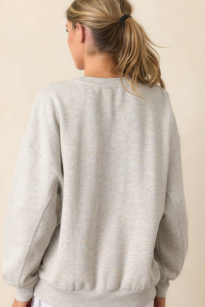 Cozy Women's Light Grey Chenille Sweatshirt with Merry Letter Patch and Drop Shoulder Design for Casual Style