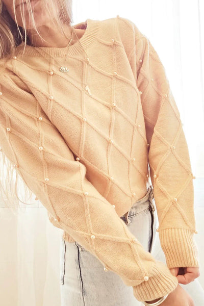 Women's Casual Banana Cream Knit Sweater with Pearl Embellishments - Stylish Rhombus Design for Comfort and Elegance