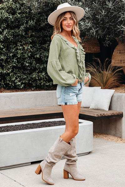 Elegant Women's Soft Pastel Ruffle Trim Blouse - Flowy Fit for Casual Chic Style and All-Day Comfort