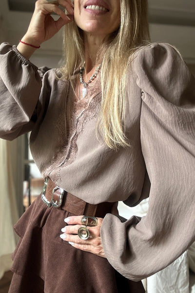 Chic Women's Soft Cream Puff Sleeve V-Neck Blouse with Goat Eyelash Patch for Effortless Trendy Style