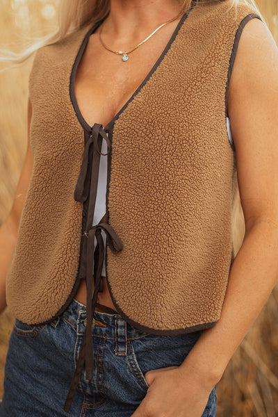 Stylish Women's Warm Grey Cozy Puffer Vest - Perfect for Layering in Cold Weather and Ultimate Comfort