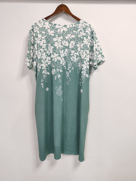 Floral Print Plus Size Dress with Short Sleeves and Pockets