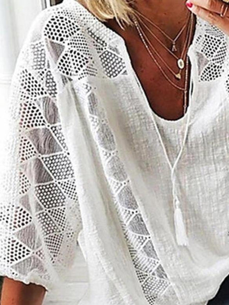 Lace Stitching U-neck 3/4 Sleeve Blouse with practical styling and dependable silhouette control.