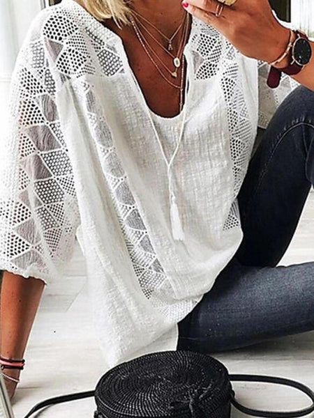Lace Stitching U-neck 3/4 Sleeve Blouse with practical styling and dependable silhouette control.