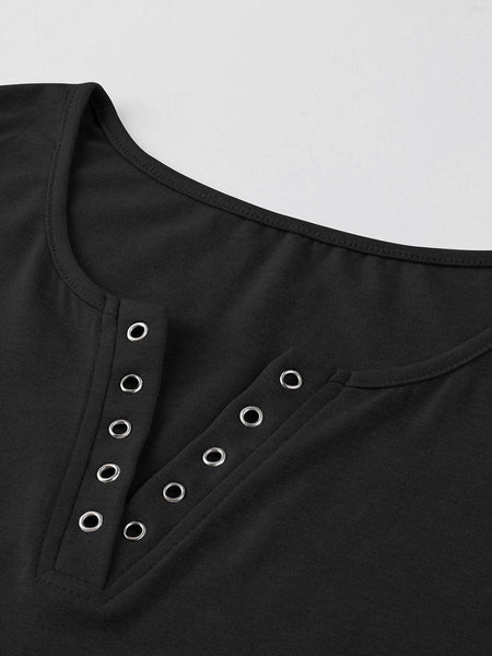 Women's V-Neck Lace-Up Skull Tank Top made for easy styling and wardrobe coordination, with premium-like structure and finish.