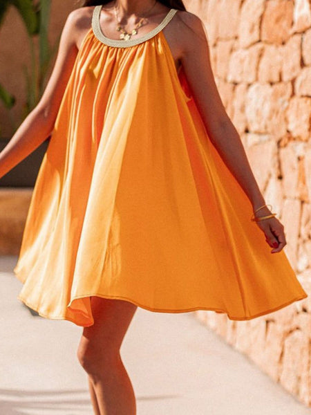 Solid Halter Neck Open Back Sleeveless Dress with practical styling and dependable silhouette control.