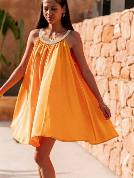 Solid Halter Neck Open Back Sleeveless Dress with practical styling and dependable silhouette control.