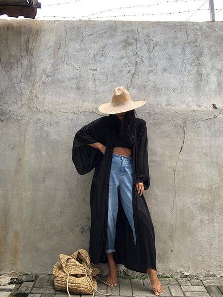Women's Onyx Flowing Long Sleeve Resort Robe and Duster with practical styling and dependable silhouette control.