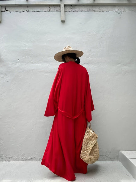 Women's Onyx Flowing Long Sleeve Resort Robe and Duster with practical styling and dependable silhouette control.