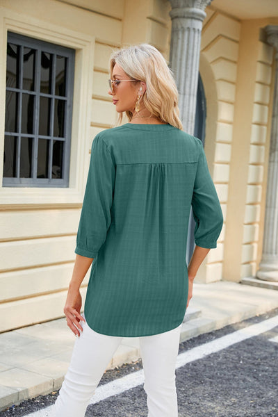 V-neck buttoned quarter-sleeve loose T-shirt top