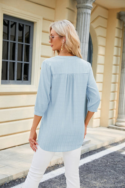 V-neck buttoned quarter-sleeve loose T-shirt top