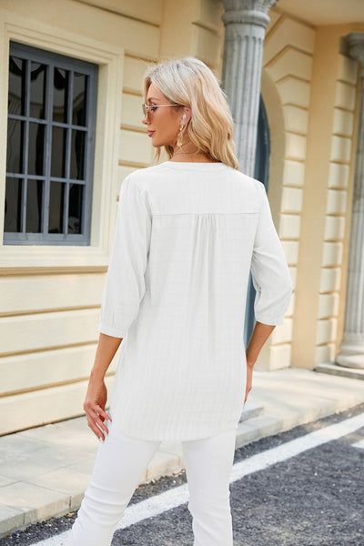 V-neck buttoned quarter-sleeve loose T-shirt top