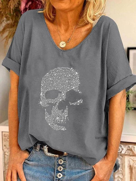 V-neck Skull Print Loose Short Sleeve T-shirt with practical styling and dependable silhouette control.