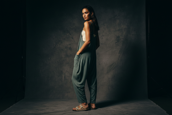 Women's Versatile V Neck Solid Color Jumpsuit with Convenient Pockets