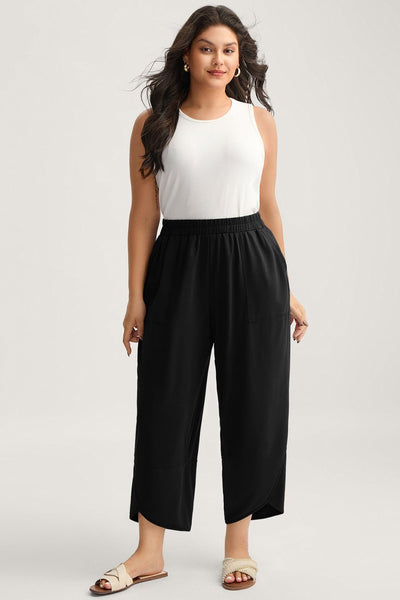 Women's Black Arched Hem Plus Size Capri Pants with Elastic Waist