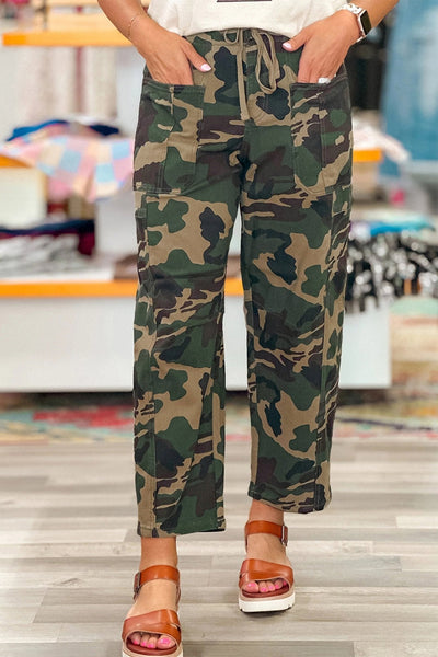 Women's Camouflage Barrel Jeans with Drawstring Waist