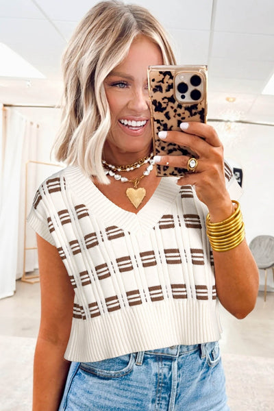 Women's Geometric Knit V-Neck Cropped Sweater Vest in Cream