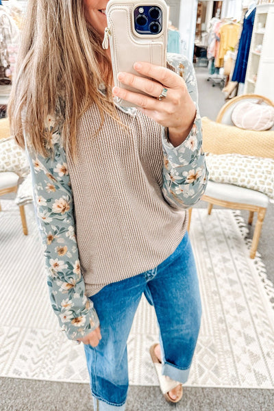 Women's Ribbed Floral Raglan Sleeve Top in Parchment and Dusty Sage